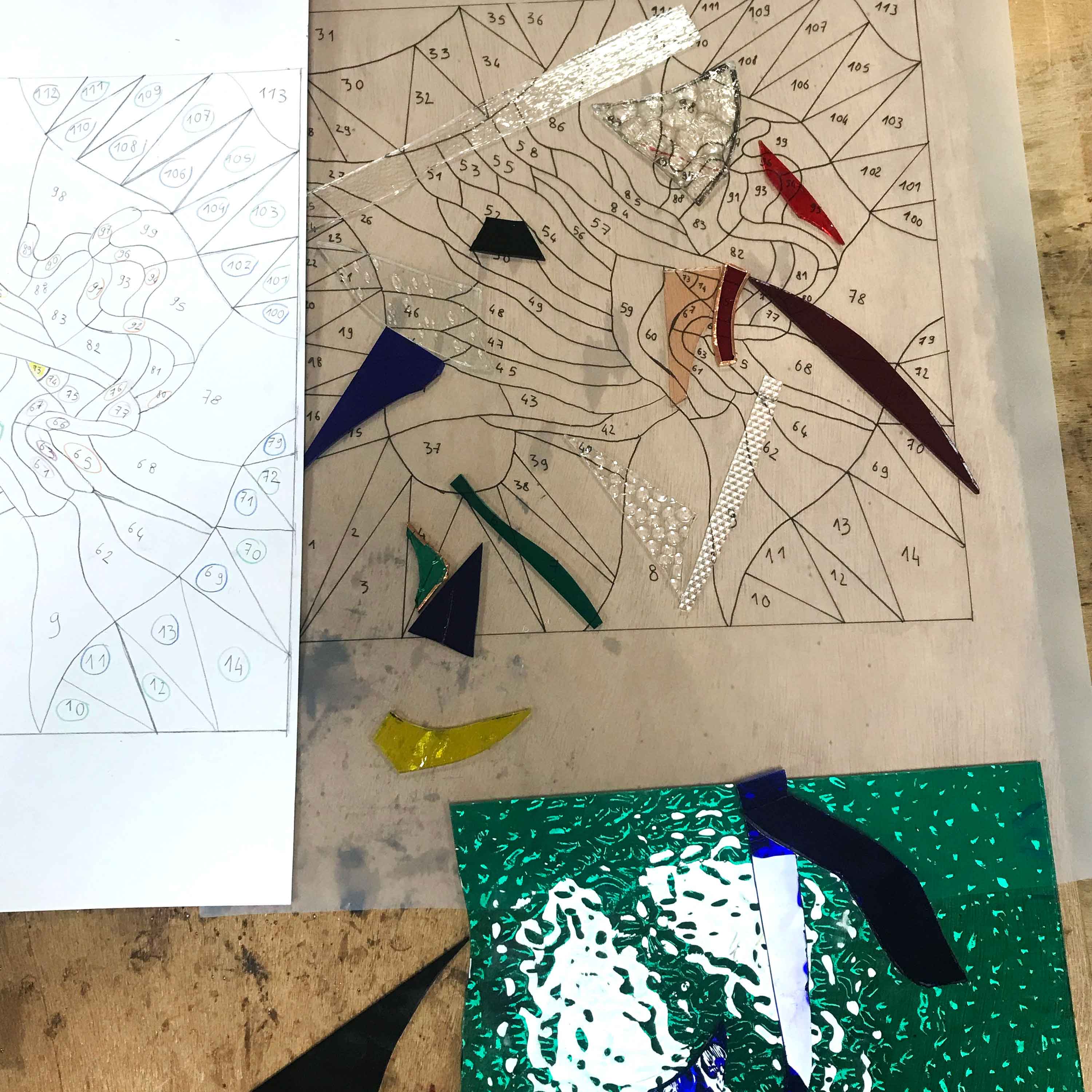 Dragon, vitrail technique tiffany, 30 x 30 cm, 2023